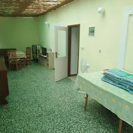 Elda Apartment *