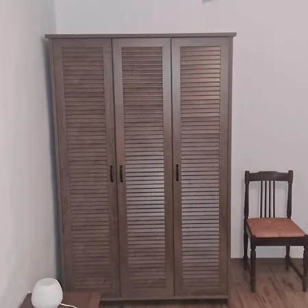 Elda 아파트 *